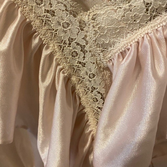 Lily of France Lingerie - Picture 1 of 7